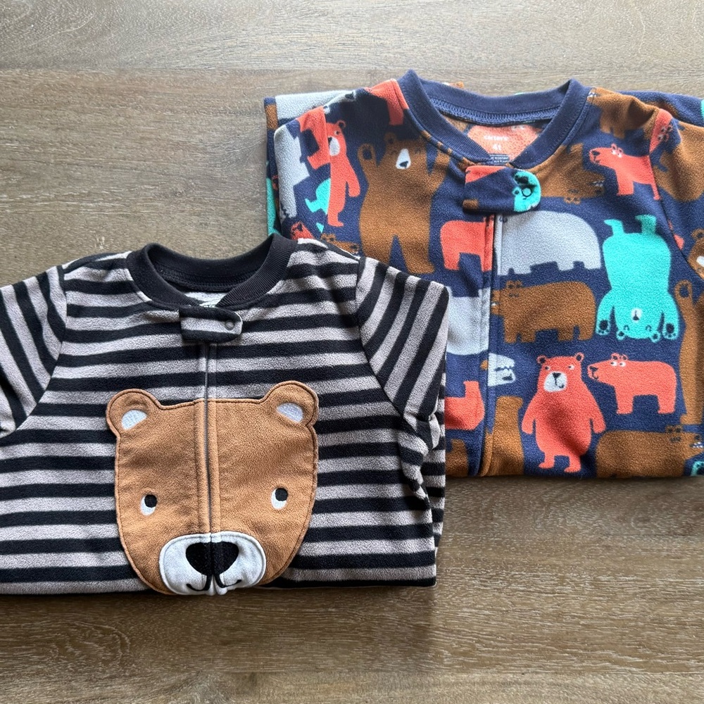 🐻 2/$25 • Carter's | Bundle • Cute Bear Print Onesie Fleece Jammies • 3T/4T